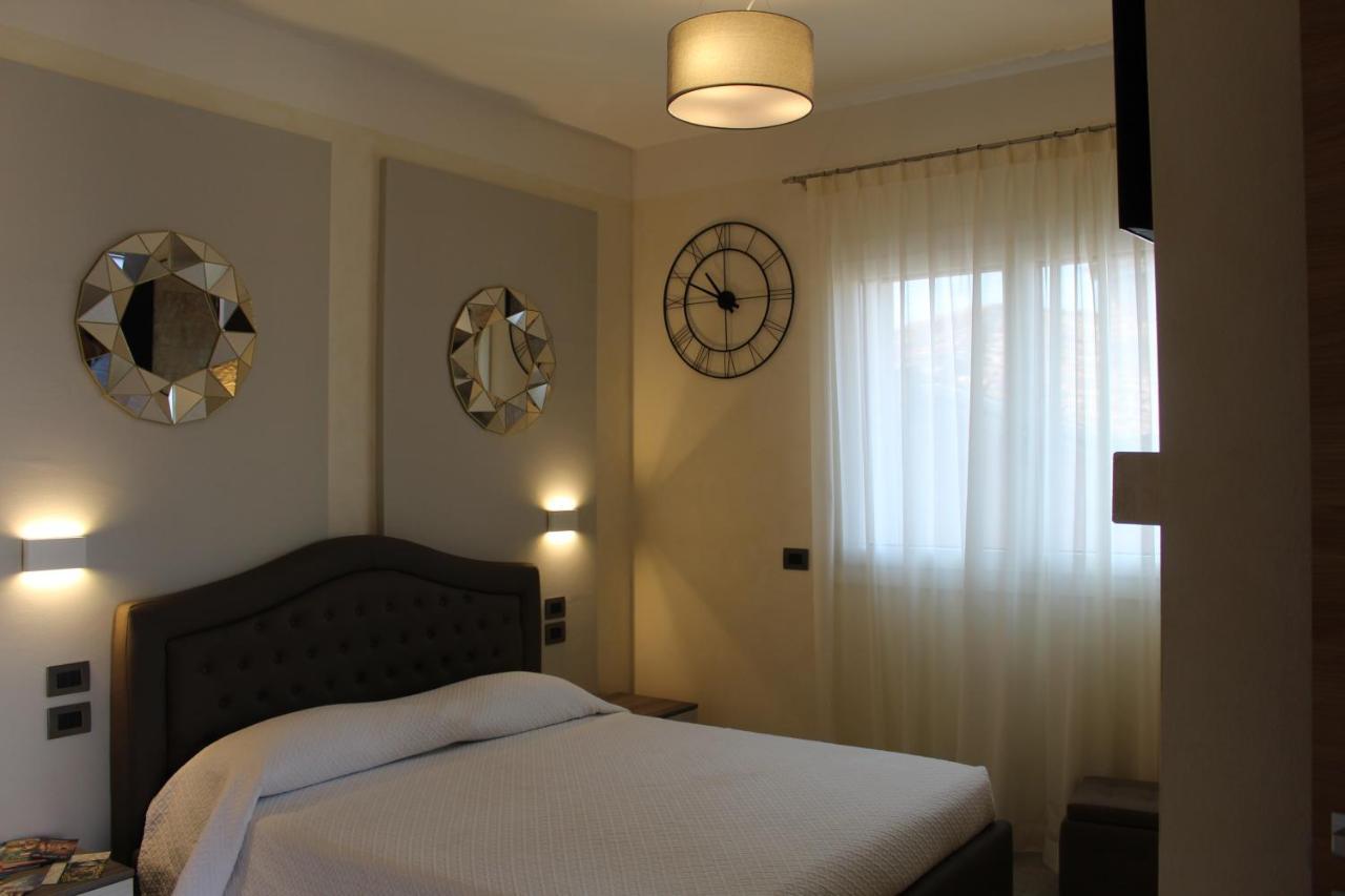 Villa Martina Luxury Rooms Desenzano del Garda Exterior foto